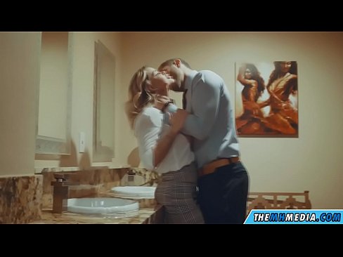 ❤️ Wenn eine vollbusige Blondine dich in einer öffentlichen Toilette verführt ️❌ Hard porn bei de.porn-mz-com.ru ❌️❤